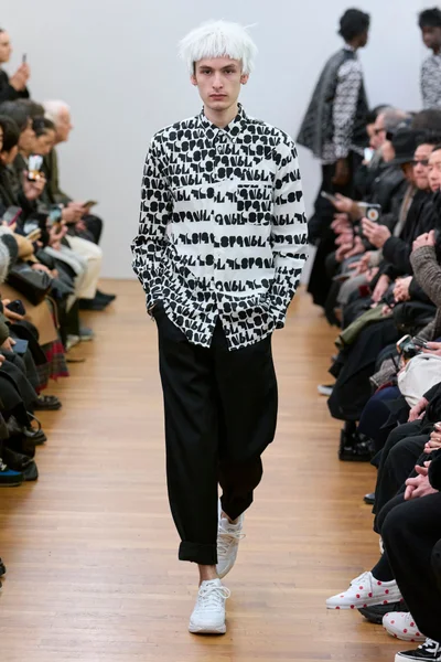 Look 15